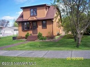 702 10th St, International Falls, MN 56649