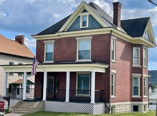 1001 5th St, Moundsville, WV