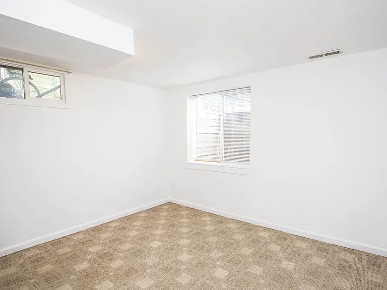 2134 S 13th St W — Photo 20