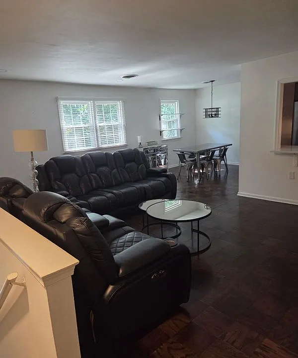 1707 Yardley Cmns