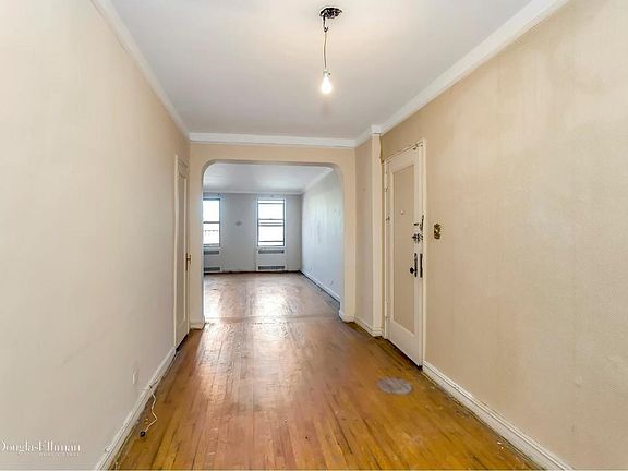 3rd image of 6910 Yellowstone Blvd APT 609