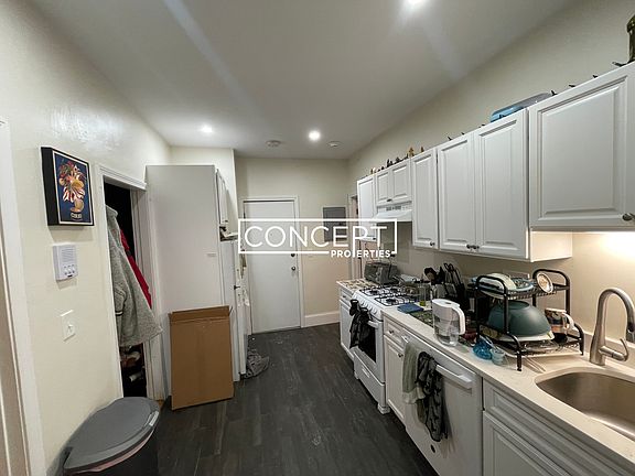 4th image of 1412 Commonwealth Ave #14