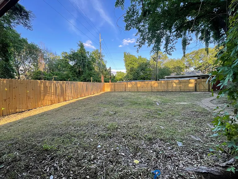 1242 Sharlo Ave #C-2 — Photo 4