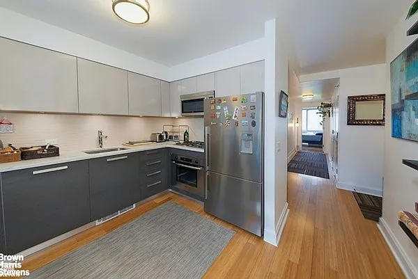 505 W 47th St #5DN — Photo 11