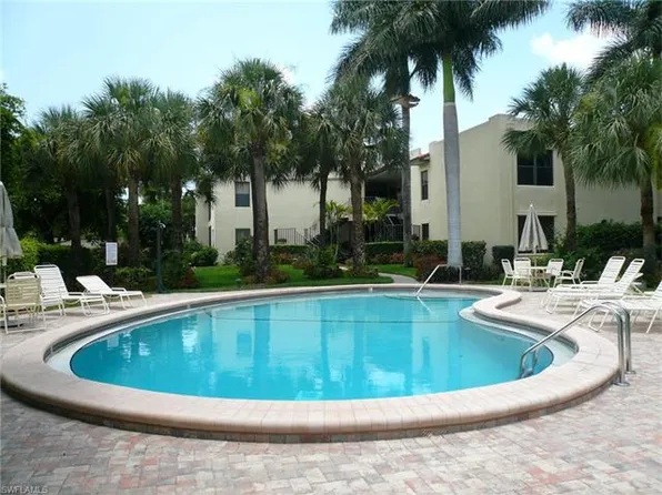 822 10th Ave S, Naples, FL 34102