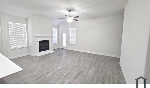 5 bed, 2050 sqft, $3,000 — Photo 1