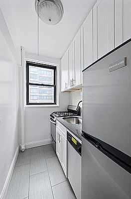 5th image of 200 W 20th St APT 407