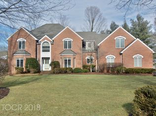 45 Surrey Ln, Mahwah, NJ 07430
