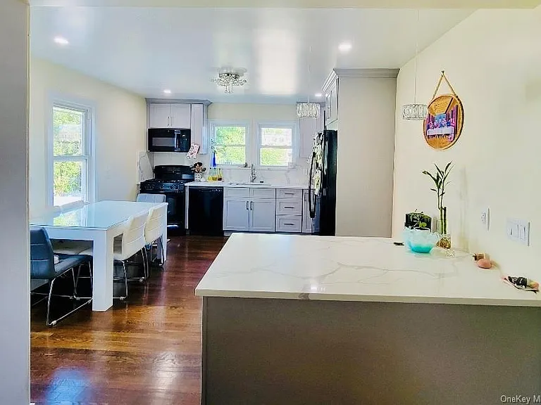 313 Stanley Ave #1 — Photo 6