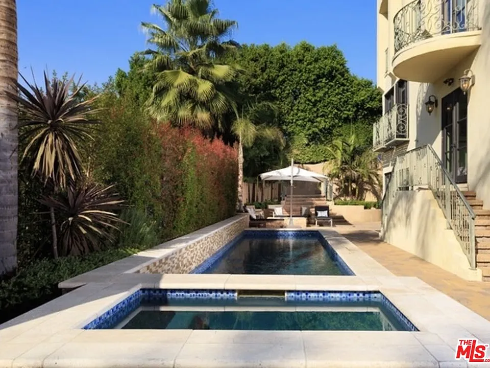 3110 Benedict Canyon Dr