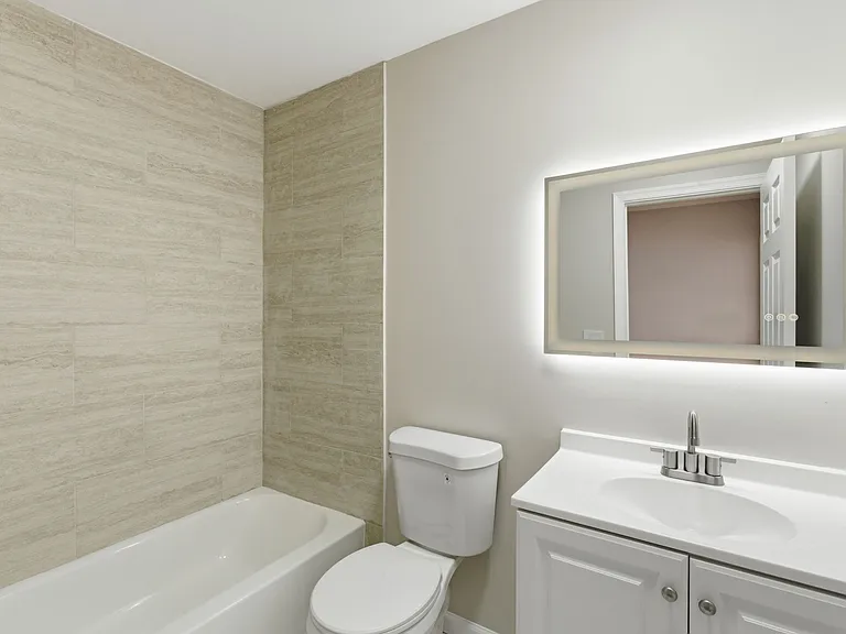 2427 Ashland Ave — Photo 21