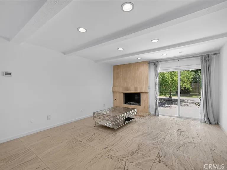 20454 Elkwood St — Photo 10