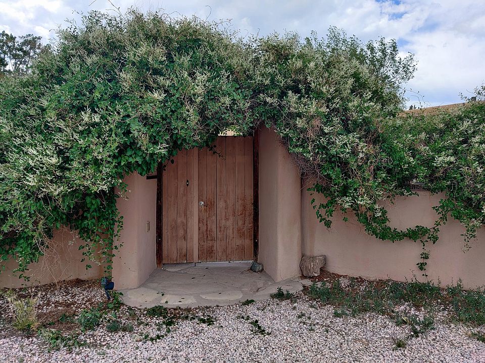 1st image of 5 La Cumbre Ln