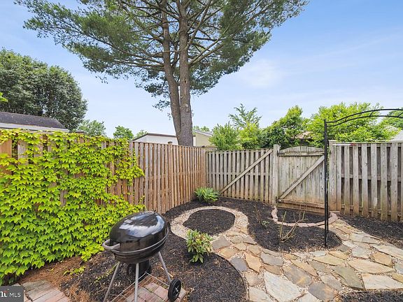 3rd image of 14709 Southwarke Pl