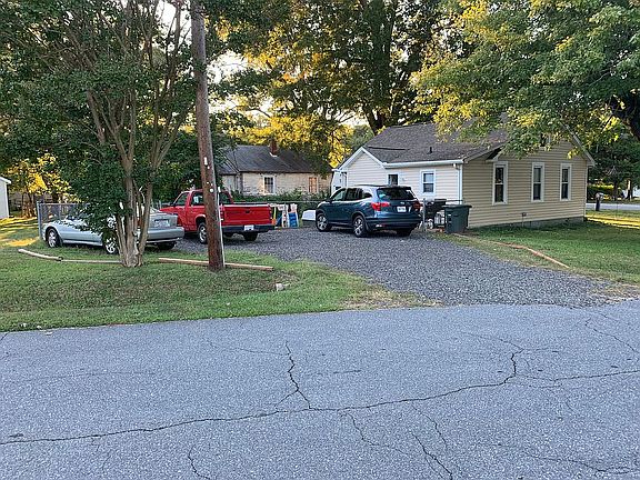 3rd image of 1016 Lawson St