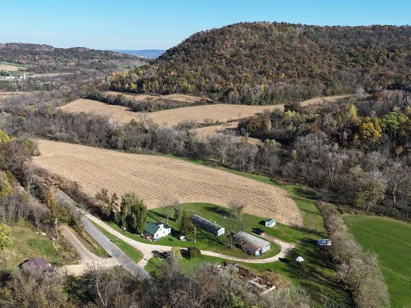 44467 Dakota Valley Dr, Dakota, MN 55925