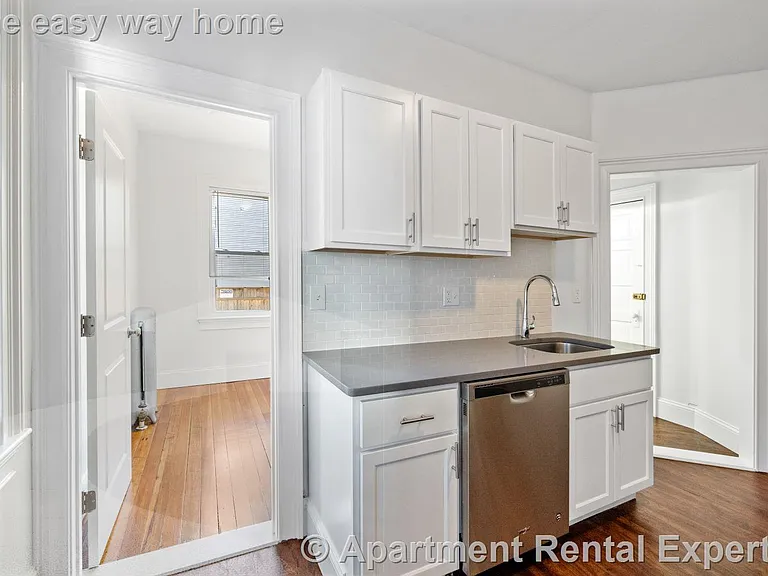 117 Columbia St #1 — Photo 2