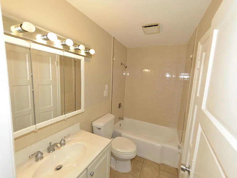 6127 Shillington Dr — Photo 5