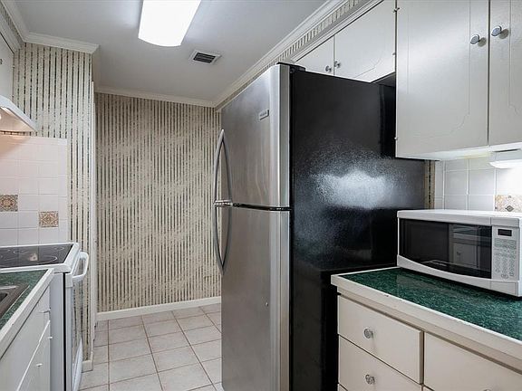 4th image of 6211 W Northwest Hwy APT G315