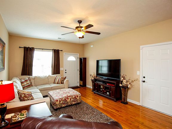 3rd image of 908 Spence Enclave Ct