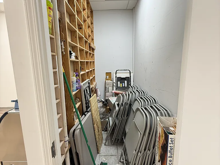2101 Main St E — Photo 11