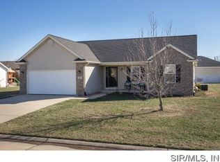 801 Fieldview Dr, Smithton, IL 62285