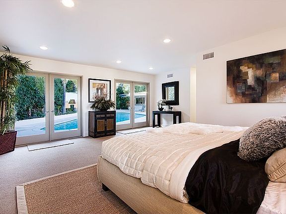 4th image of 16949 Strawberry Dr