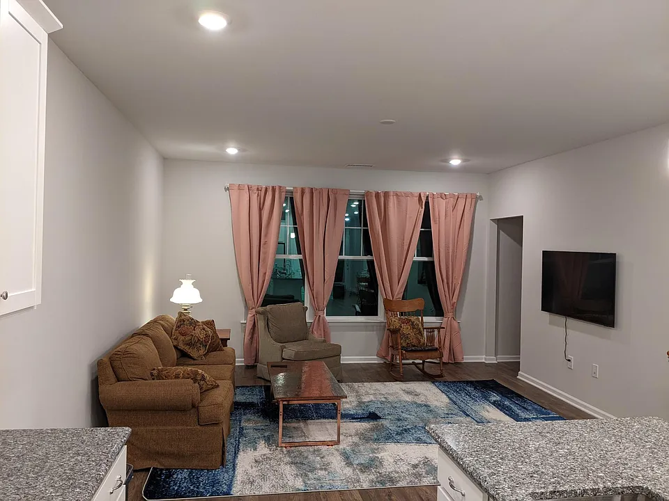 1035 Manorhaven Dr