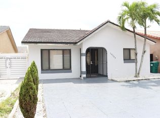 10384 NW 128th Ter, Hialeah Gardens, FL 33018