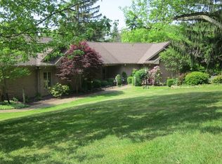 303 Fairfield Dr, Wheeling, WV