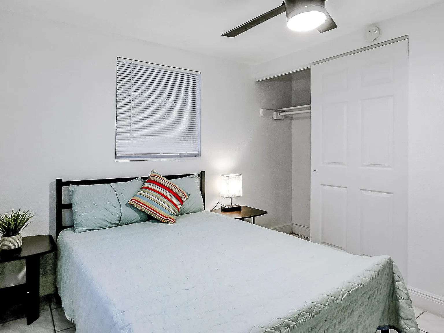 4 bed, 2.0 bath, 3888 sqft, $797 — Photo 3