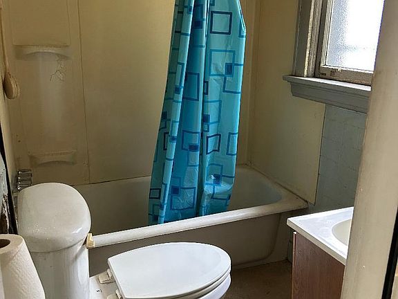 5th image of 596 De Votie Ave