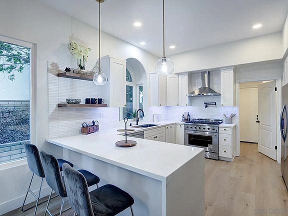2nd image of 1212 Las Nubes Ct