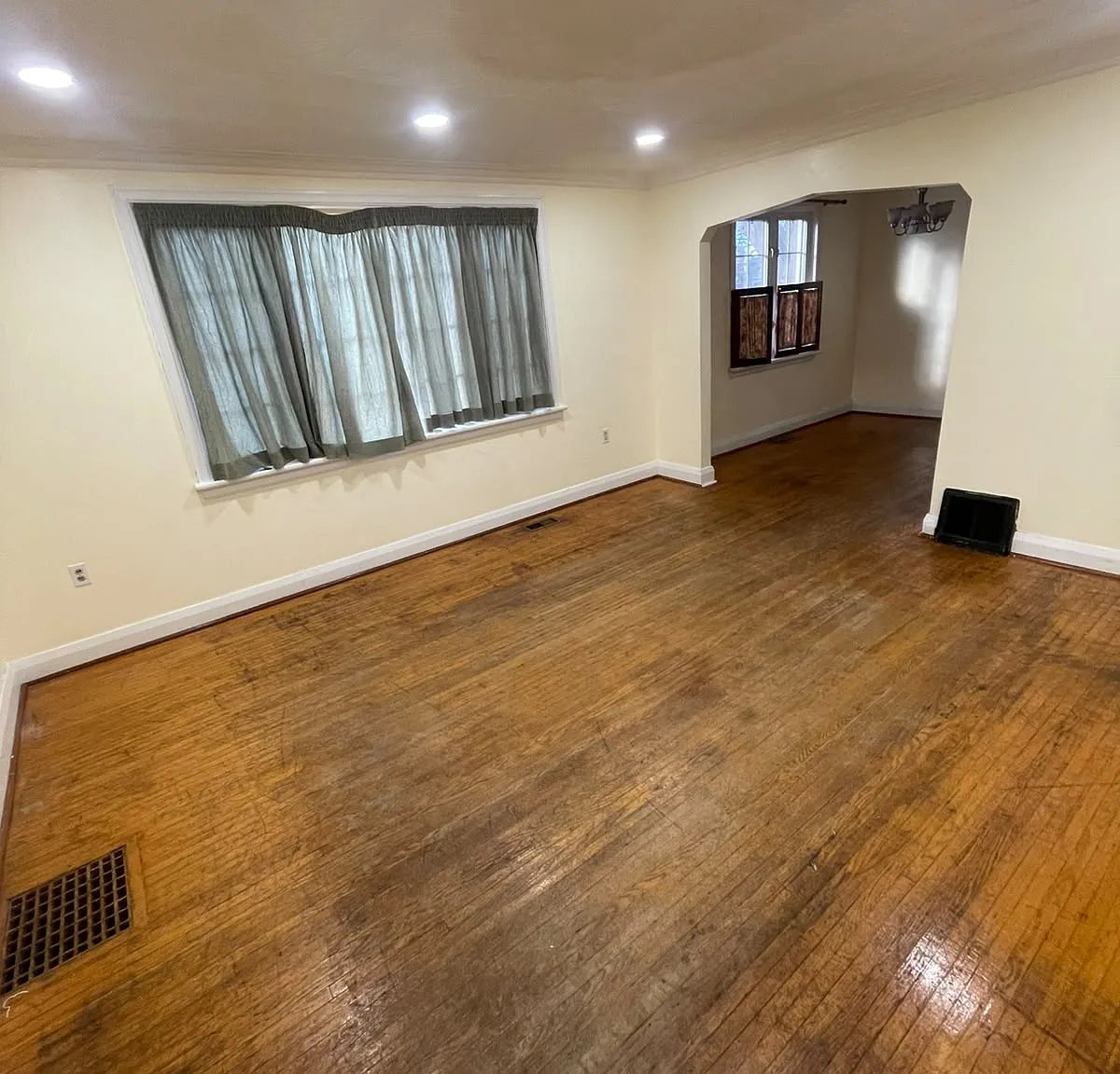 2 bed, 1000 sqft, $1,900 — Photo 2