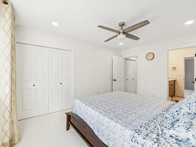 21011 SE 6th Pl — Photo 31