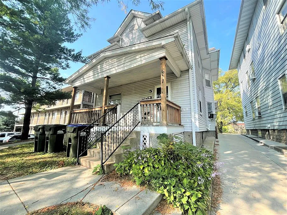 2 bed, $1,875 — Photo 1