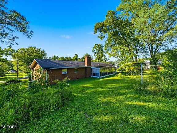 3rd image of 4904 Guinn Rd