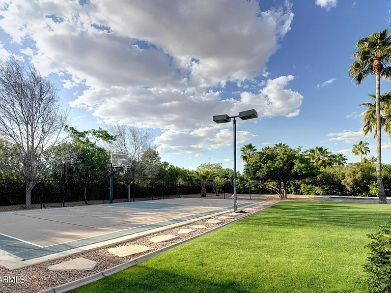 10220 E Desert Cove Ave — Photo 29