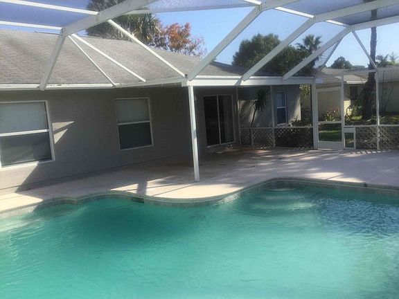 4th image of 2452 SE Sapelo Ave