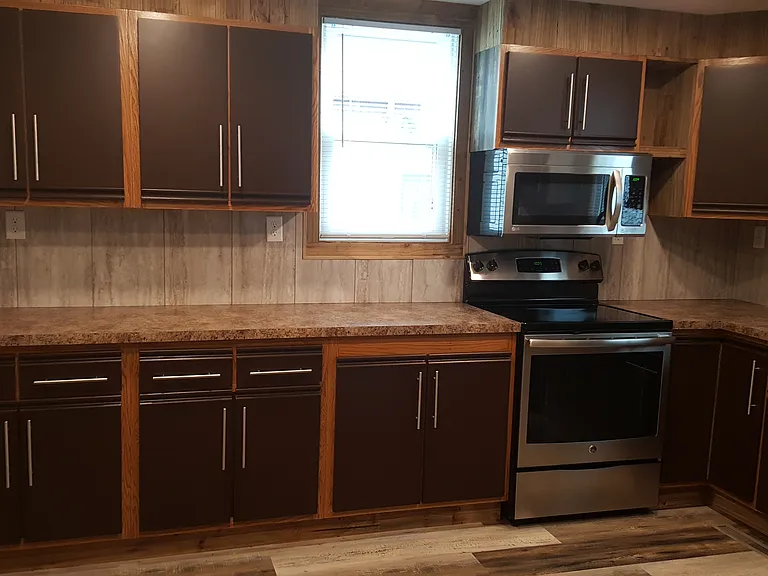 313 W Walnut St — Photo 1