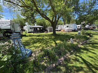 42 Poplar St, Leamington, ON N8H3L4