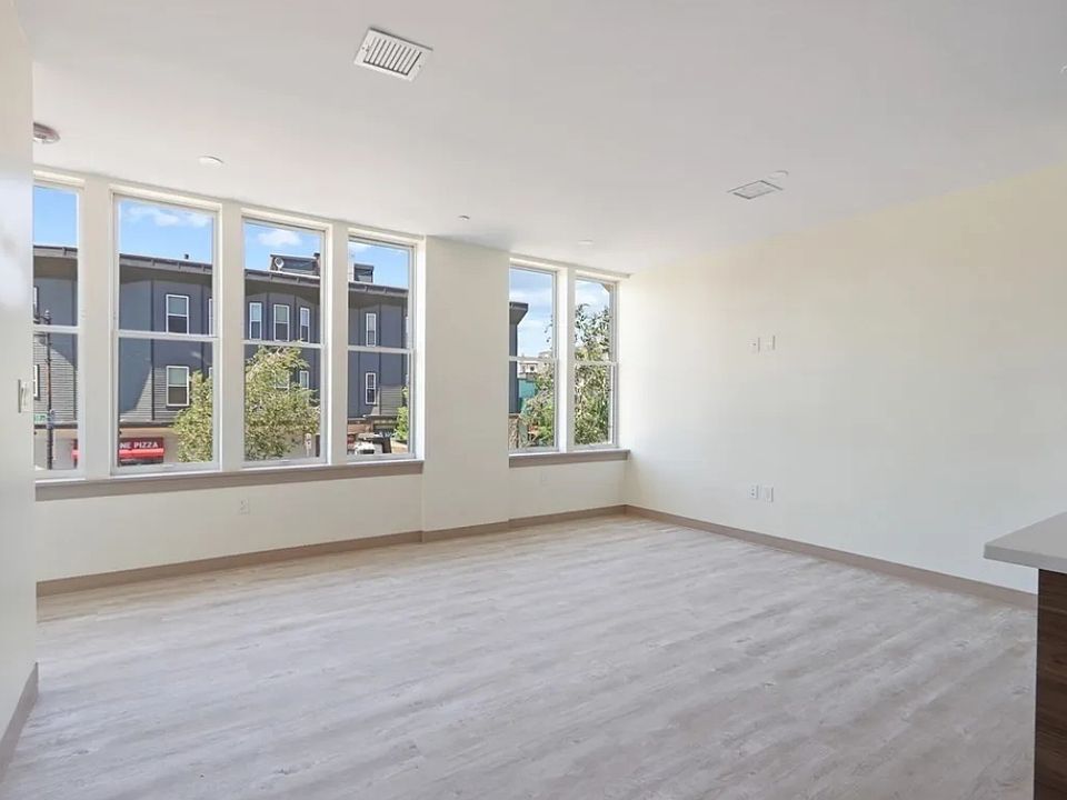 1st image of 400 Dorchester St #203
