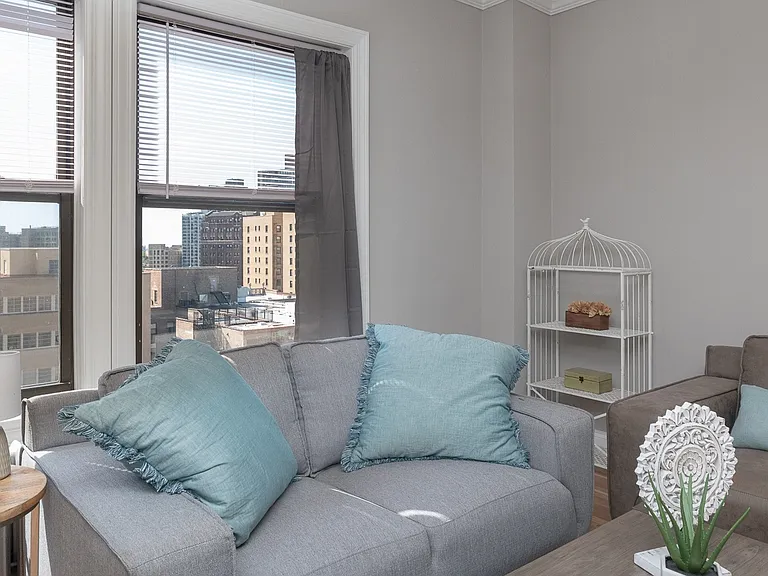 2850 N. Sheridan — Photo 10