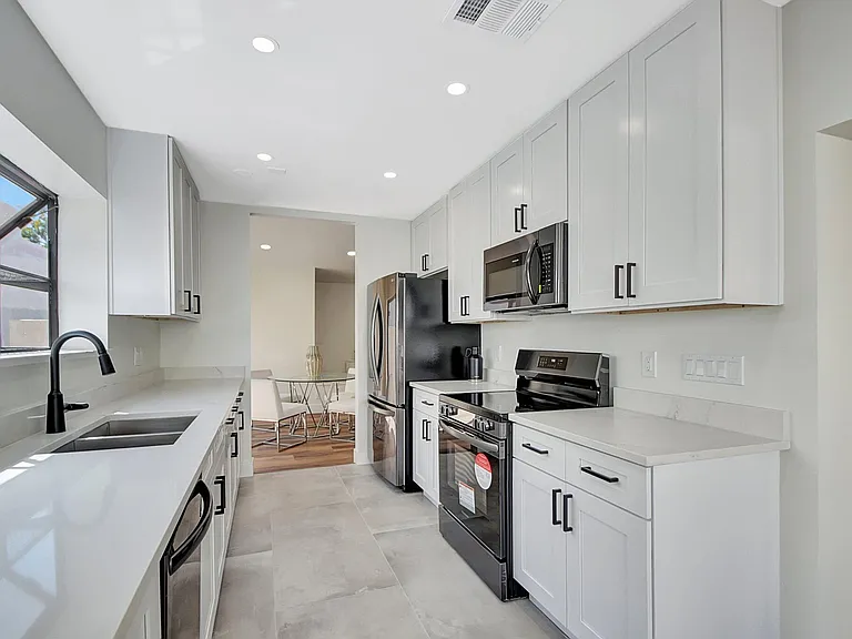 21440 Campo Allegro Dr — Photo 17