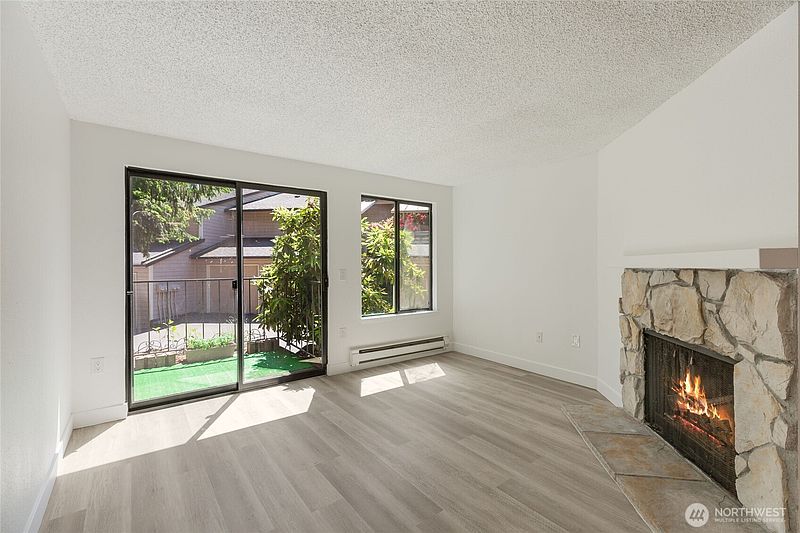 5th image of 1555 Union Avenue NE #33