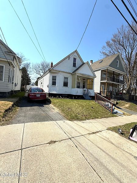 3rd image of 826 Salina Street