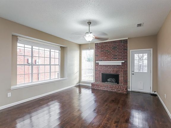 3rd image of 2545 Melissa Ln