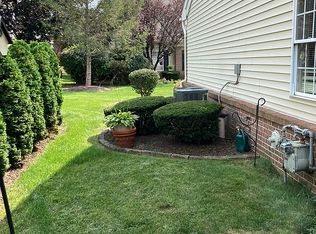 2433 Steeplechase Dr, Macungie, PA 18062