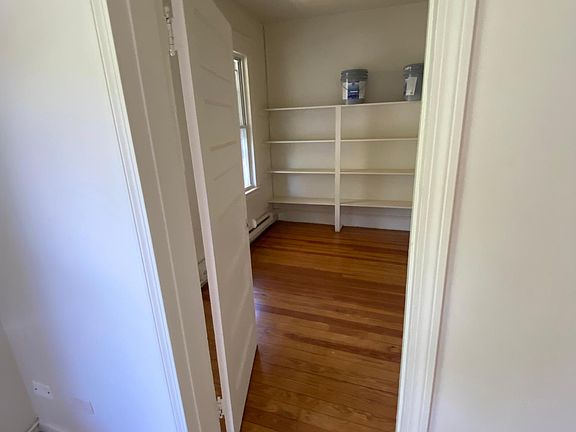 5th image of 39 Idylwood Ave #2