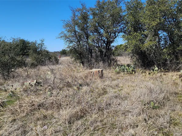 100 Elzy Lay Ct, Eastland, TX 76448